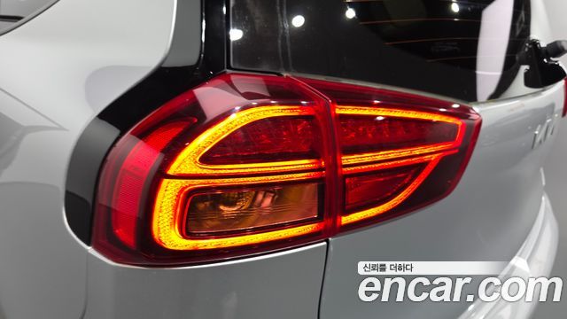 Kia Niro 2023 — photo 9