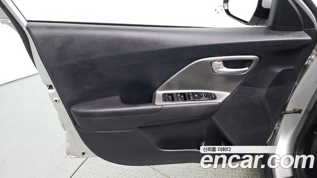 Kia Niro 2023 — photo 14