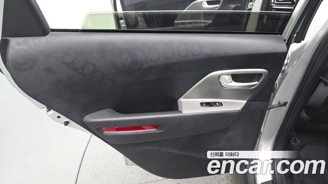 Kia Niro 2023 — photo 15