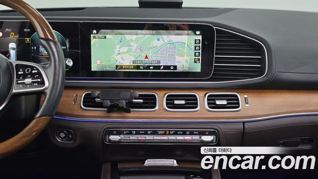 Mercedes-Benz GLS-Class 2021 — photo 19