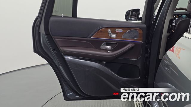 Mercedes-Benz GLS-Class 2021 — photo 15