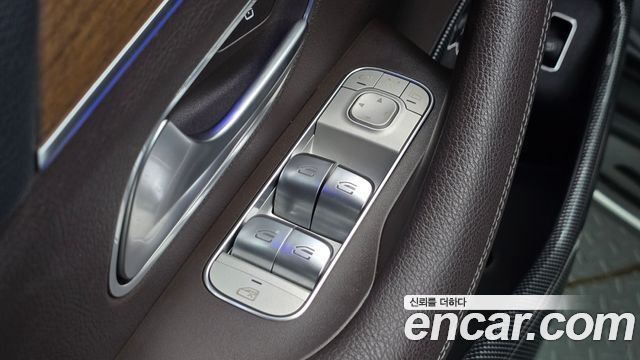 Mercedes-Benz GLS-Class 2021 — photo 30