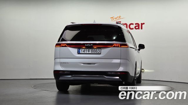 Kia Canival 2021 — photo 4