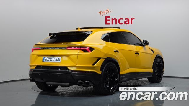 Lamborghini Urus 2024 — photo 2