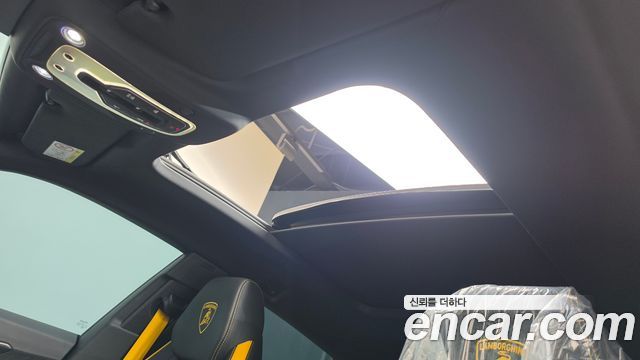 Lamborghini Urus 2024 — photo 17