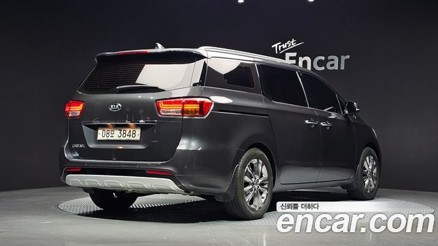 Kia Canival 2018 — photo 2