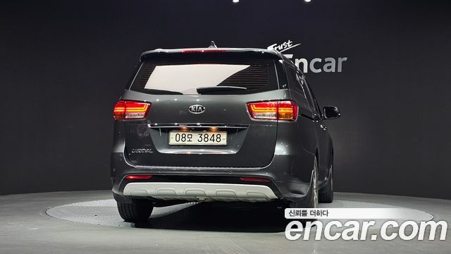 Kia Canival 2018 — photo 4