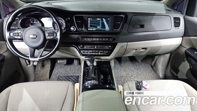 Kia Canival 2018 — photo 10