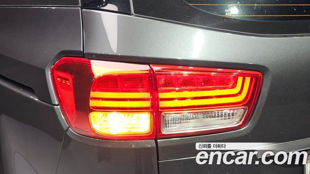 Kia Canival 2018 — photo 9