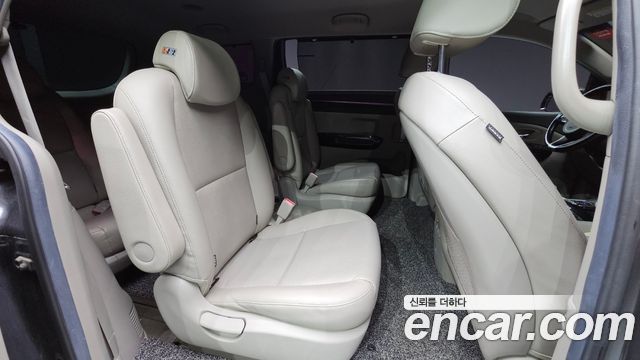 Kia Canival 2018 — photo 31