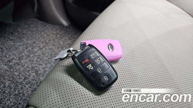 Kia Canival 2018 — photo 34