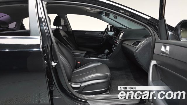 Hyundai Sonata 2018 — photo 16