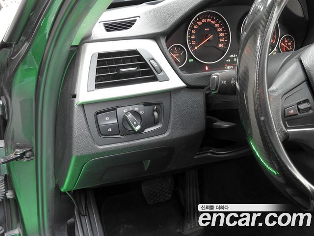 BMW 3-Series 2015 — photo 15
