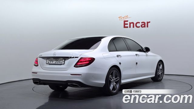 Mercedes-Benz E-Class 2019 — photo 2