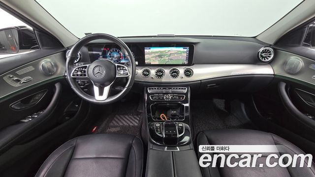 Mercedes-Benz E-Class 2019 — photo 10