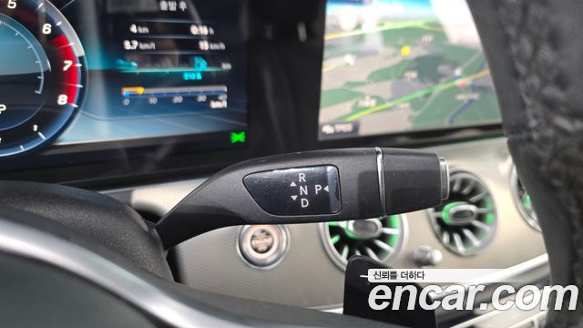 Mercedes-Benz E-Class 2019 — photo 12