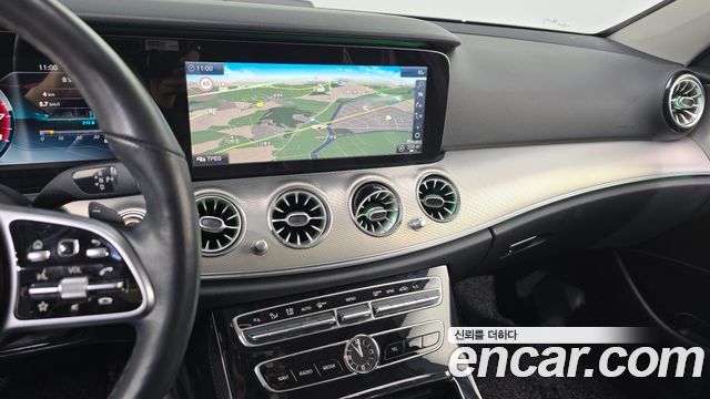 Mercedes-Benz E-Class 2019 — photo 18