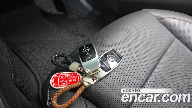 Mercedes-Benz E-Class 2019 — photo 21
