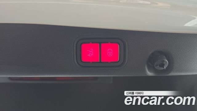 Mercedes-Benz E-Class 2019 — photo 23