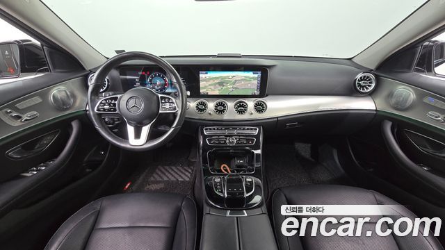 Mercedes-Benz E-Class 2019 — photo 25