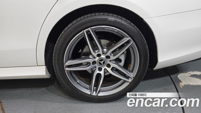 Mercedes-Benz E-Class 2019 — photo 7