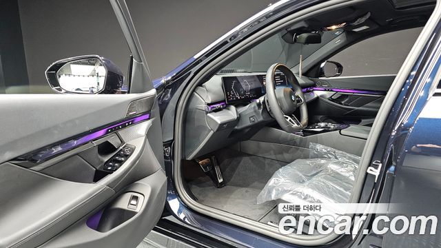 BMW 5-Series 2025 — photo 13