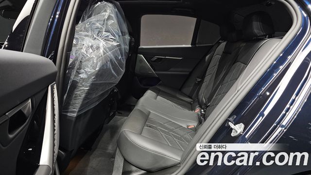 BMW 5-Series 2025 — photo 18