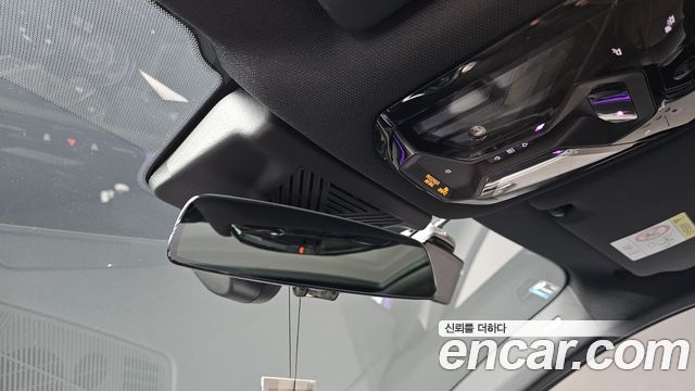 BMW 5-Series 2025 — photo 25