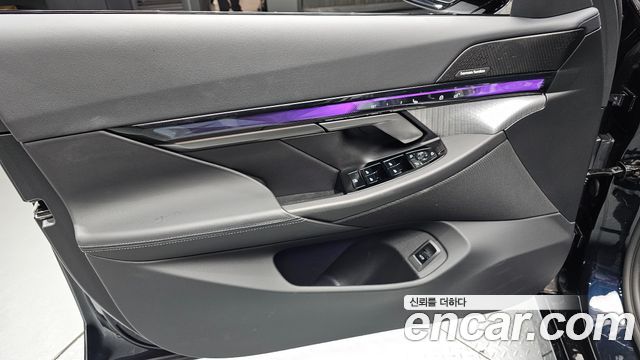 BMW 5-Series 2025 — photo 14