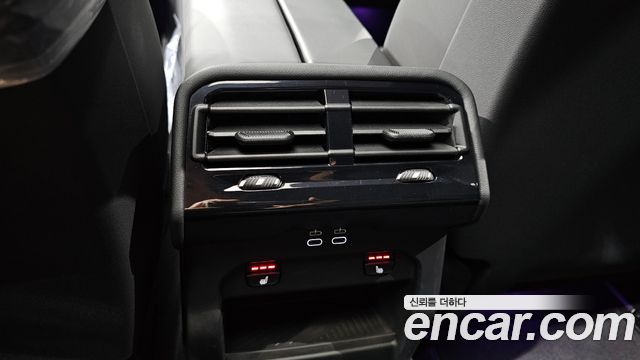 BMW 5-Series 2025 — photo 34