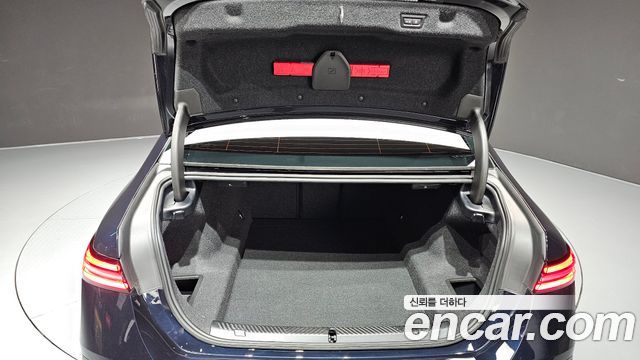 BMW 5-Series 2025 — photo 35