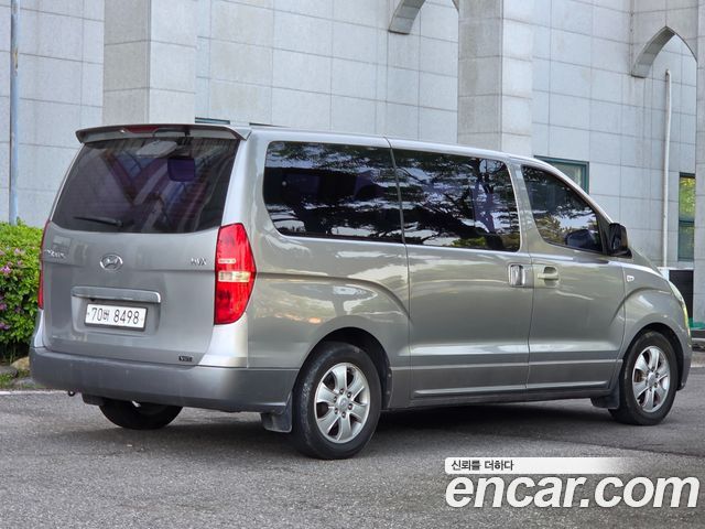 Hyundai Starex 2011 — photo 2