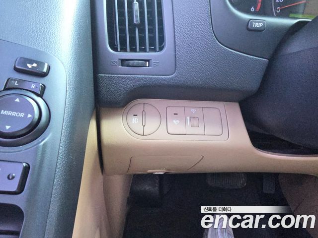 Hyundai Starex 2011 — photo 11