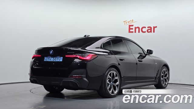 BMW i4 2023 — photo 2