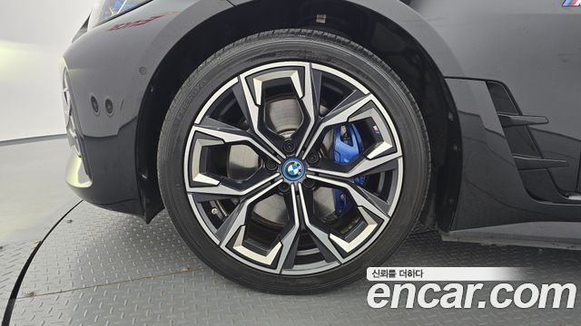 BMW i4 2023 — photo 5