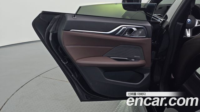 BMW i4 2023 — photo 15