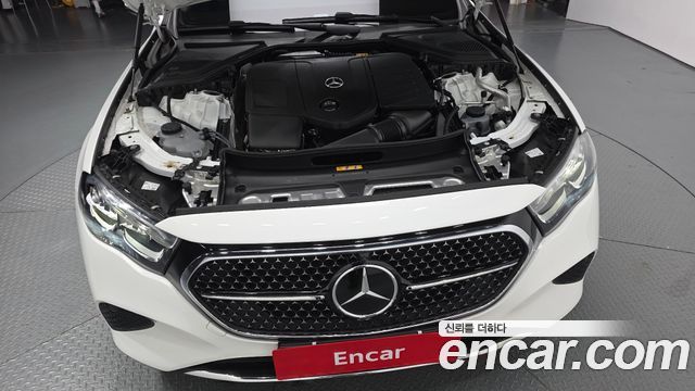 Mercedes-Benz E-Class 2024 — photo 6