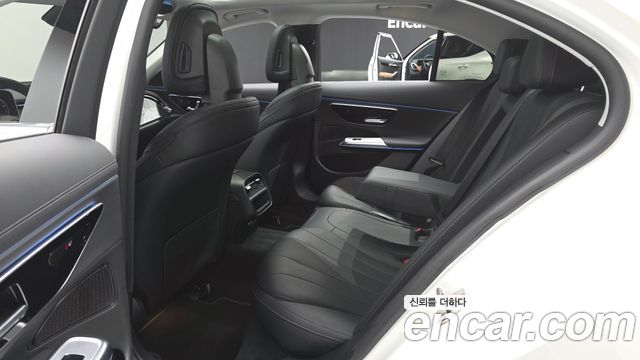 Mercedes-Benz E-Class 2024 — photo 17