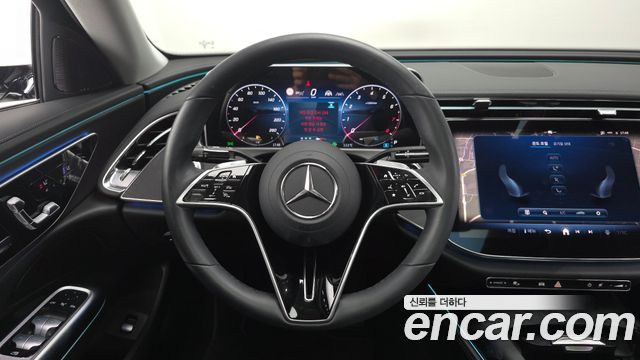 Mercedes-Benz E-Class 2024 — photo 20