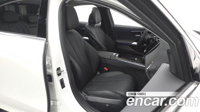 Mercedes-Benz E-Class 2024 — photo 16