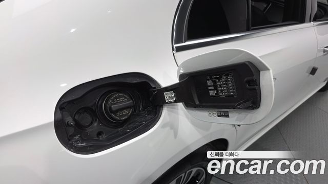 Mercedes-Benz E-Class 2024 — photo 33