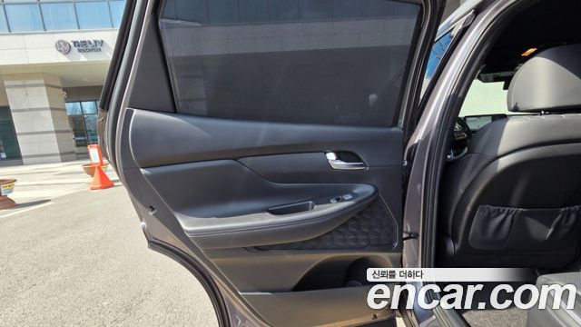 Hyundai Santafe 2022 — photo 16