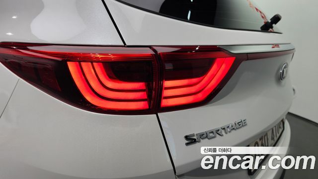 Kia Sportage 2018 — photo 9