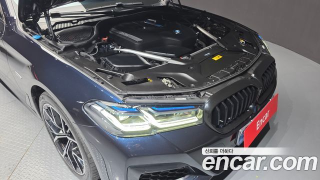 BMW 5-Series 2022 — photo 6