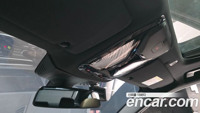 BMW 5-Series 2022 — photo 25