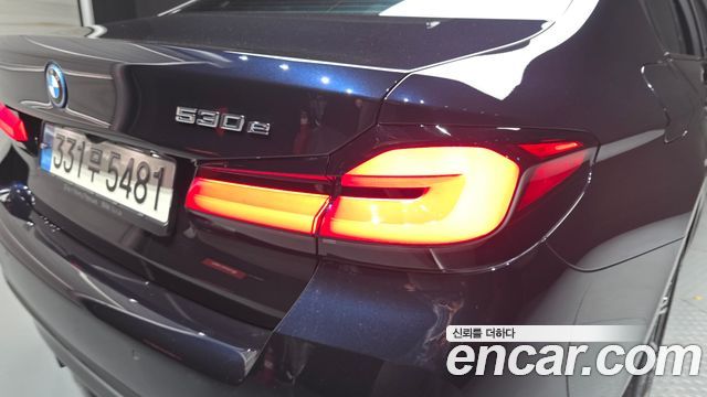 BMW 5-Series 2022 — photo 9