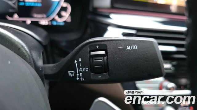 BMW 5-Series 2022 — photo 27