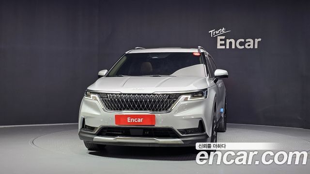 Kia Canival 2023 — photo 3