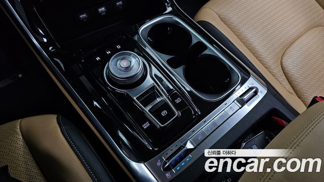 Kia Canival 2023 — photo 12