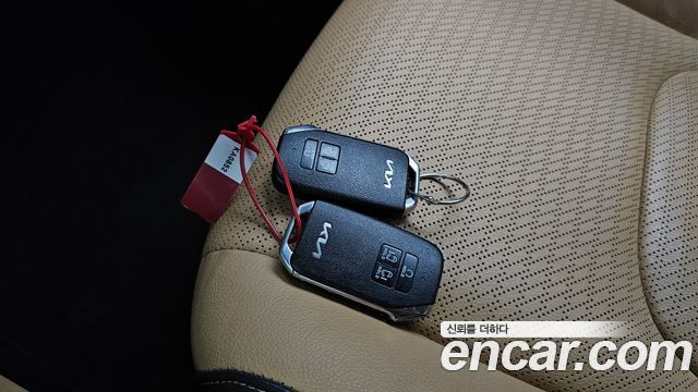 Kia Canival 2023 — photo 22